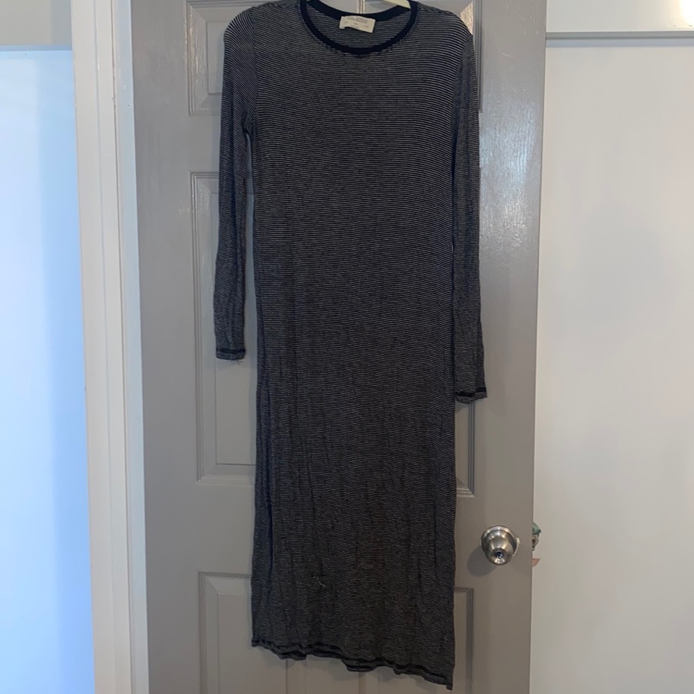 Thin material long sleeve maxi dress